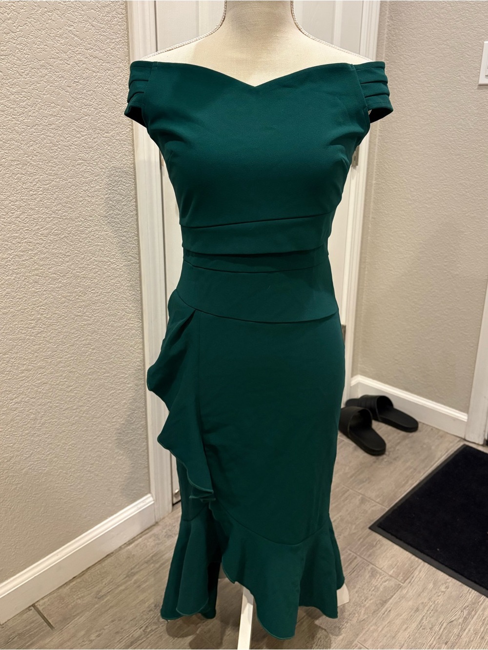 Off-Shoulder Emerald Midi Dress with Peplum Detail